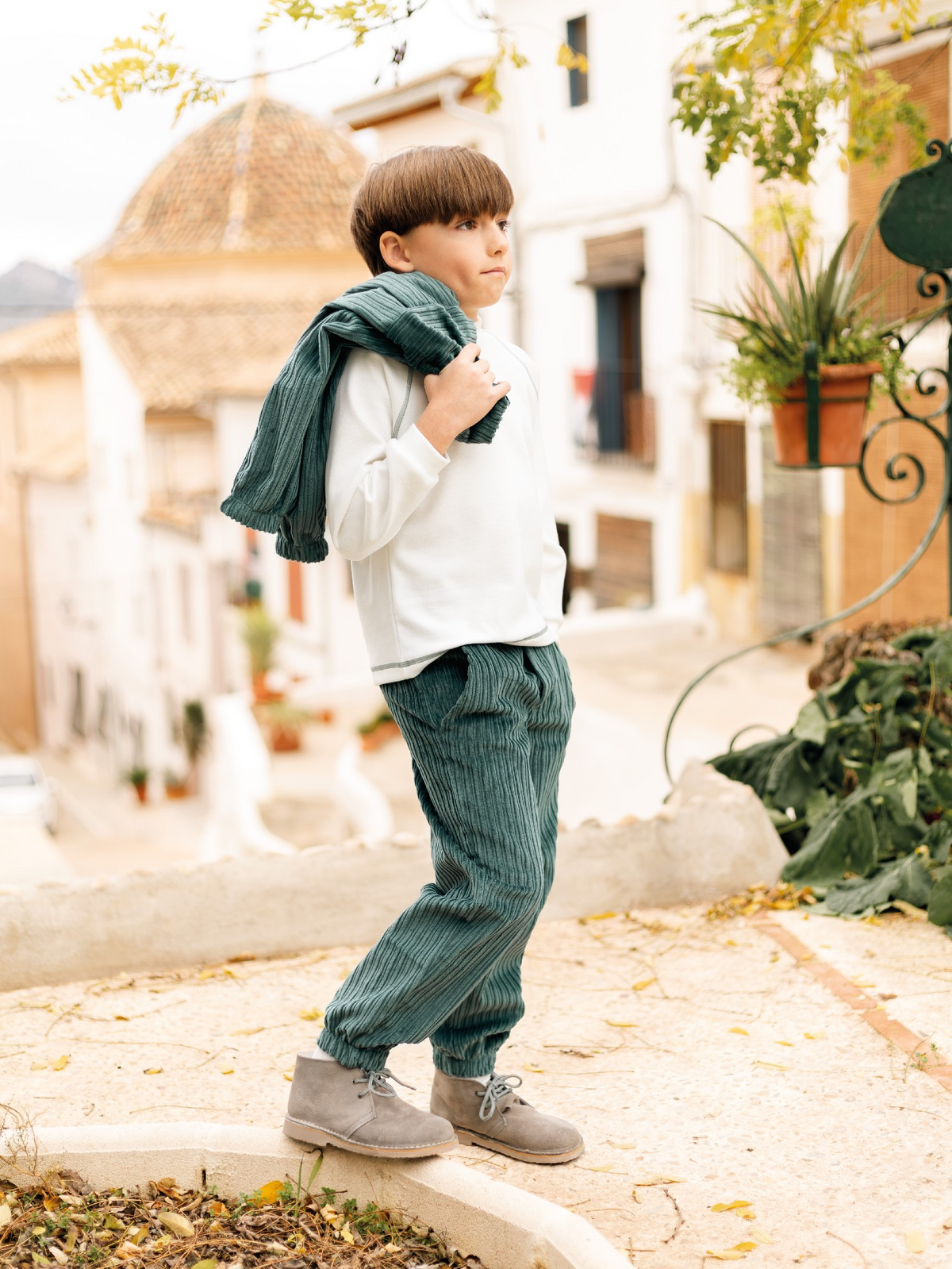 Maglietta e pantalone in velluto